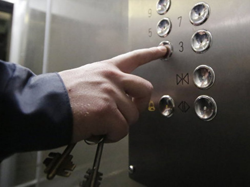 Новая обязанность появилась у владельцев лифтов